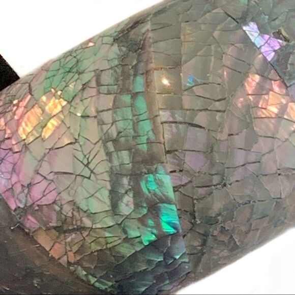 Iridescent Shell fragment vintage bangle bracelet - Picture 9 of 10